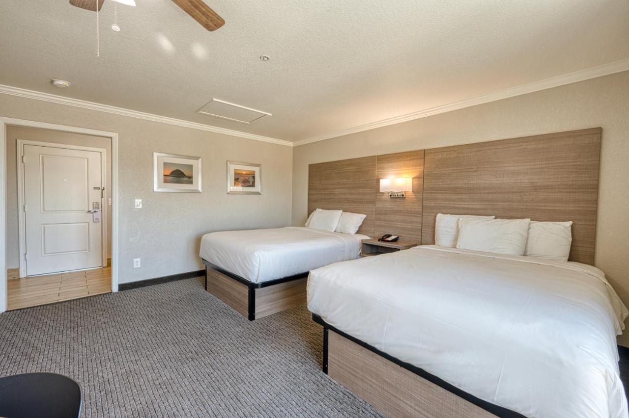 Deluxe Queen Room Two Queen Beds Ocean View Non-Smoking