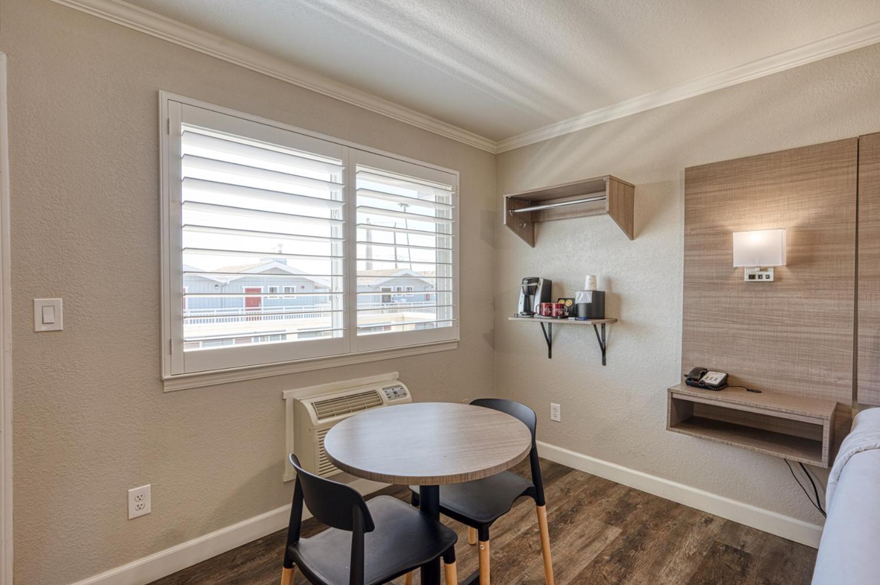 Deluxe King Suite