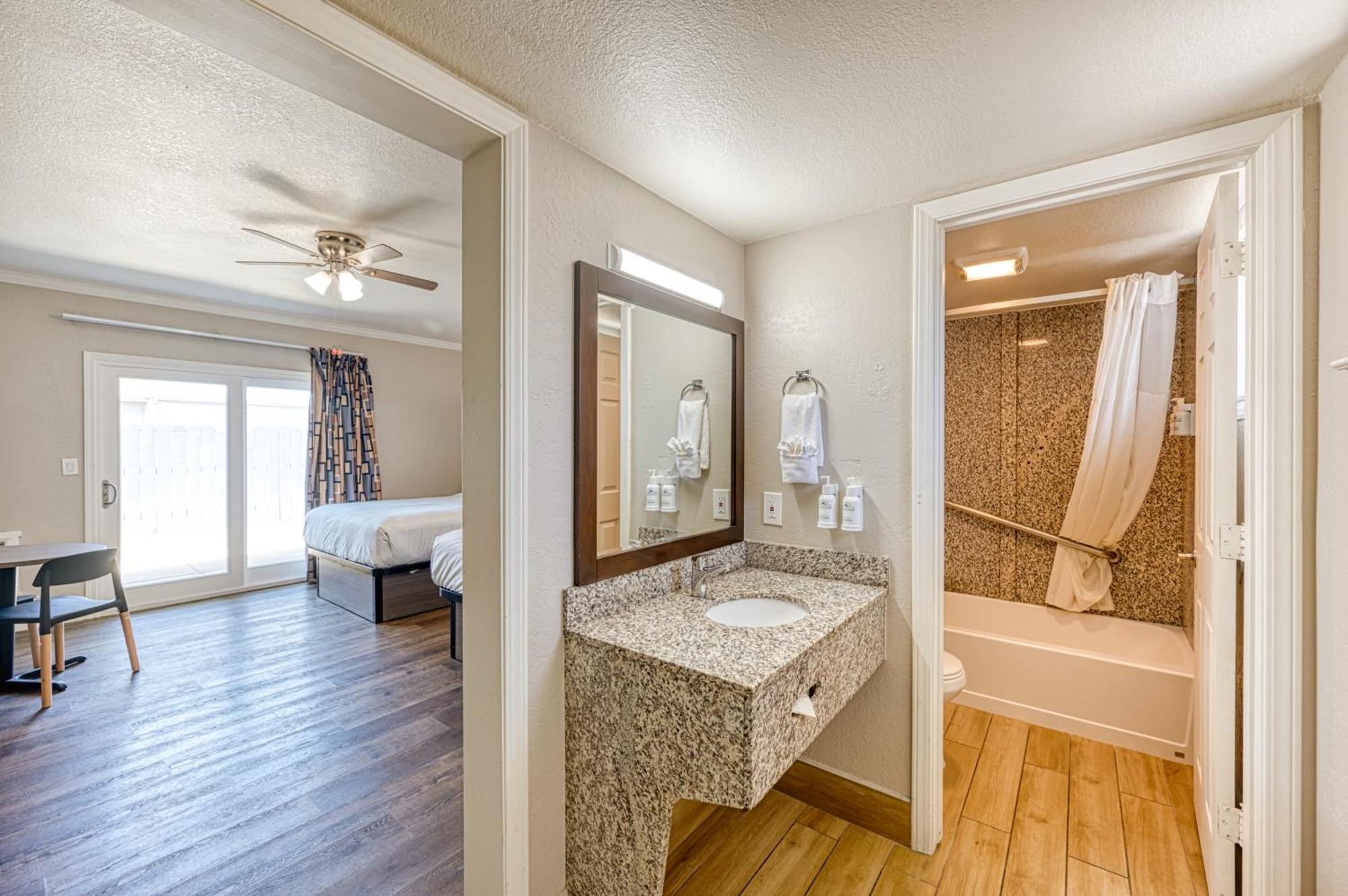 Queen Room Two Queen Beds Non-Smoking