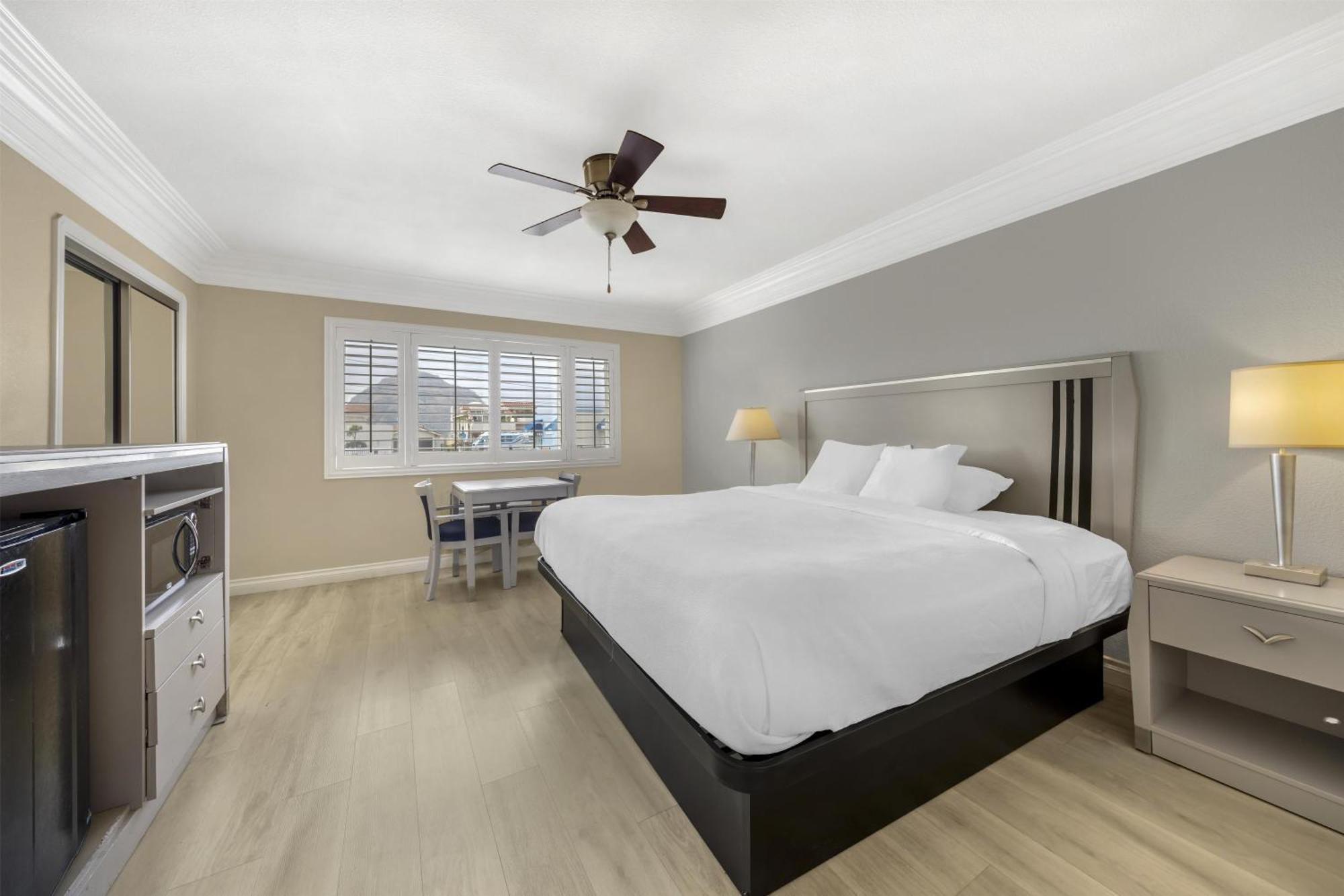 King Room with Ocean View - Non-Smoking,1739483309:JPEG